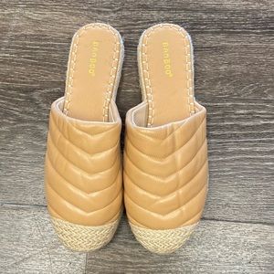 Bamboo faux leather quilted espadrille mules